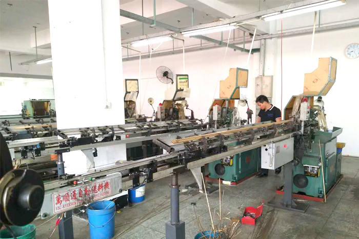 螺丝紧固件车床加工设备 螺丝紧固件车床加工设备